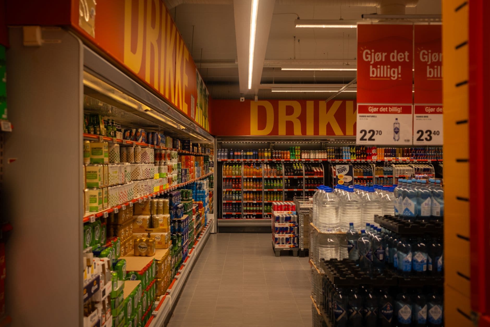 Do Diet Drinks Help You Lose Weight as Much as Water?